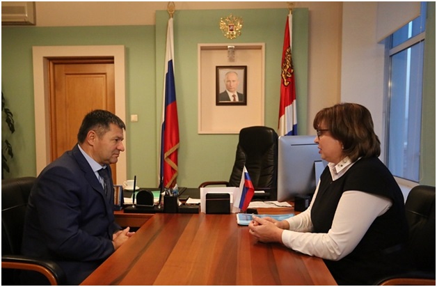 Главный государственный инспектор труда региона Ирина Никулова обсудила вопрос долгов по заработной плате на предприятиях Приморья с Врио Губернатора края Андреем Тарасенко